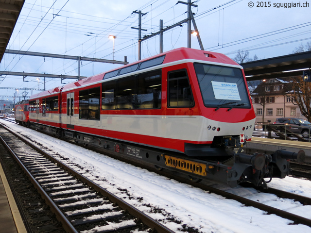 Uaikk Stadler con treno MGB